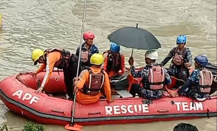 सिमलताल पहिरोमा बेपत्ता बस र यात्रीको खोजीमा भारतीय टोली